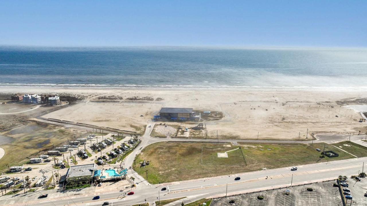 Tropical Springs Studio Apartment Two Queen Beds Galveston Exterior photo